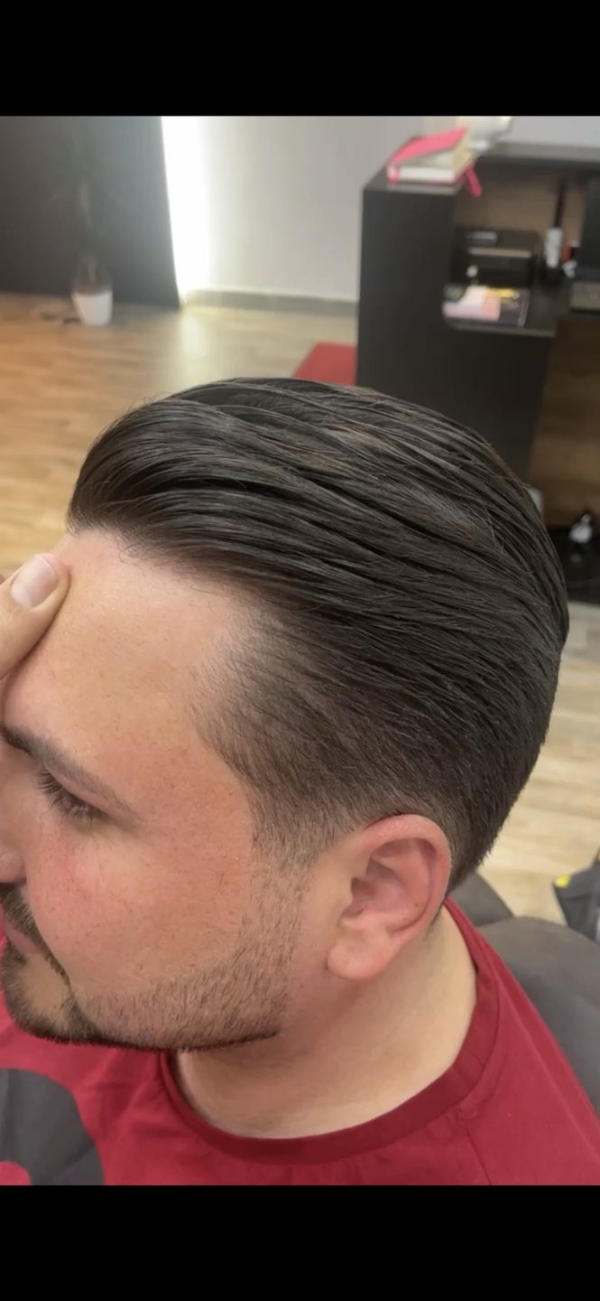 Slick Back mit Volumen